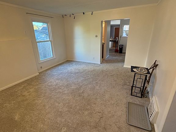 4th image of 418 N Bridge St #1