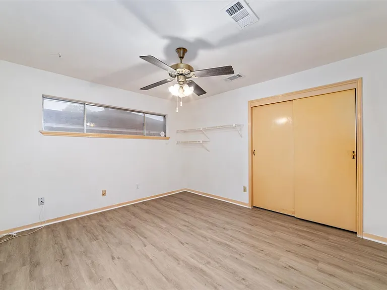 5450 Beechnut St — Photo 8