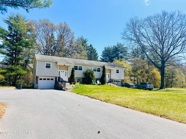 4 Burning Bush Boulevard, Ballston Lake, NY 12019