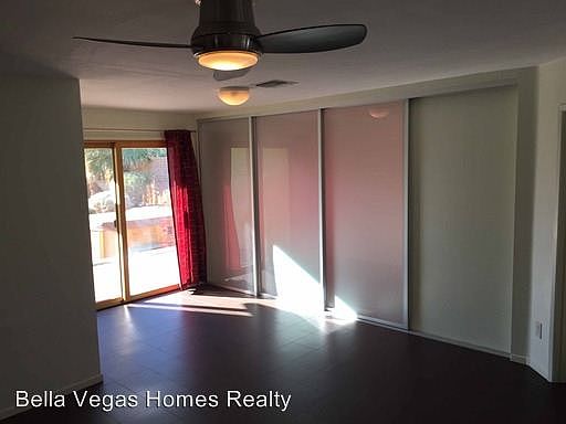 5th image of 1070 Sweeney Ave