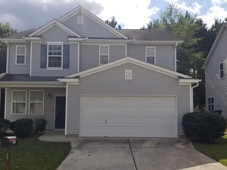 2761 Groovers Lake Point — Photo 1