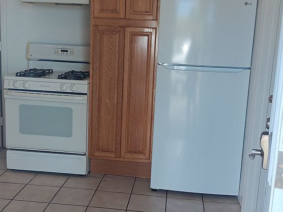 2nd image of 744 Capitol Ave #A