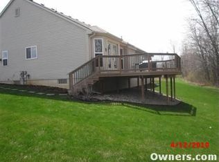 956 Weeping Willow Dr, Howell, MI 48843