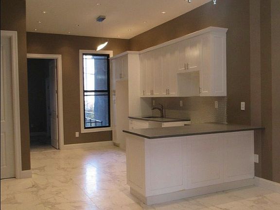 4th image of 393 Sumpter St #1