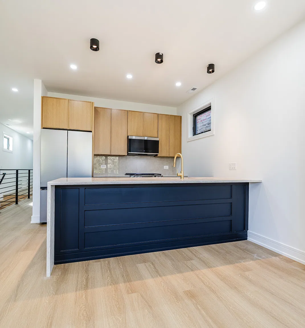 3 bed, 1750 sqft, $2,950 — Photo 2