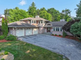 27 Tanglewood Dr, Nashua, NH 03062