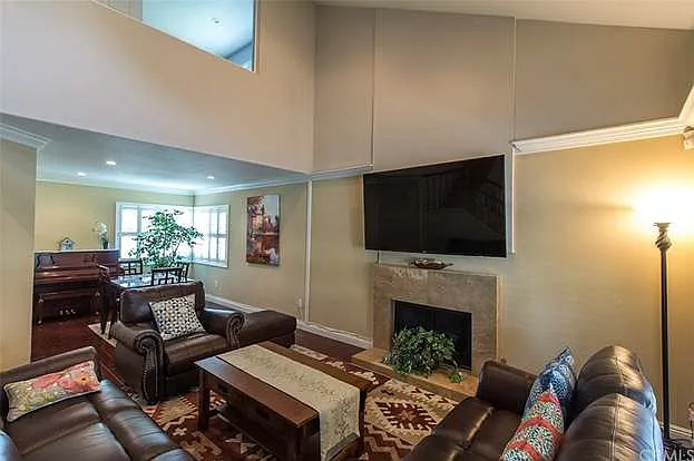 418 E Rockaway Dr — Photo 4