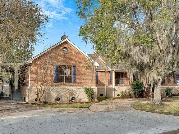 3rd image of 14 Michael Dr