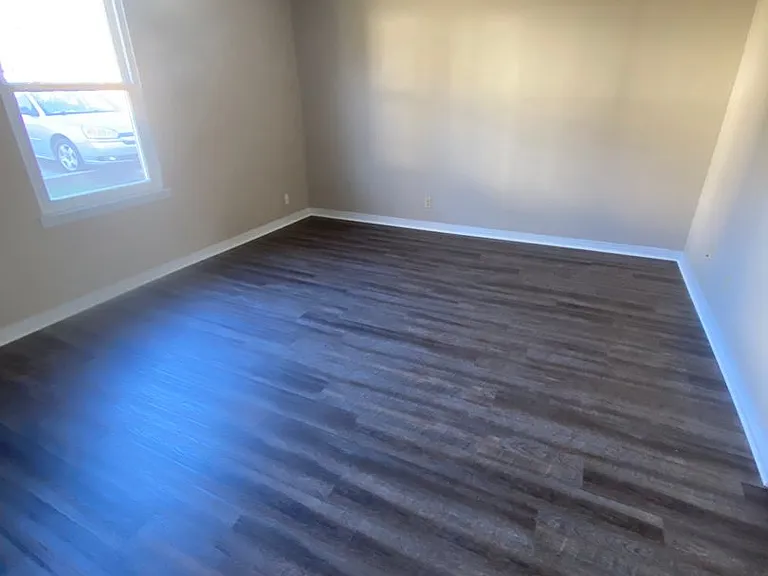102D Kingsbury Ct — Photo 3