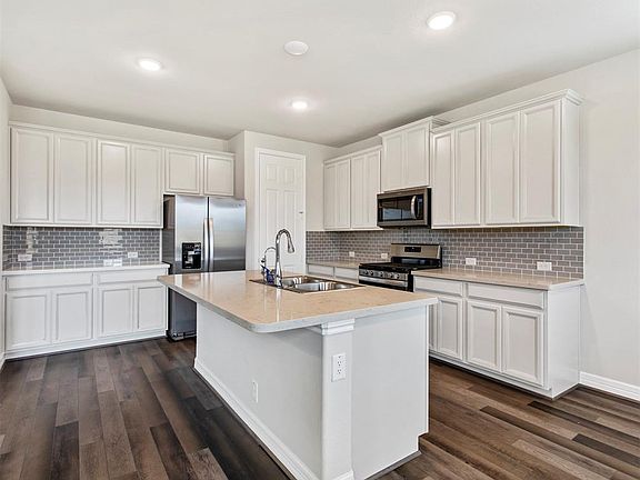 2nd image of 10043 Lilac Croft Ln #9ZNSP8