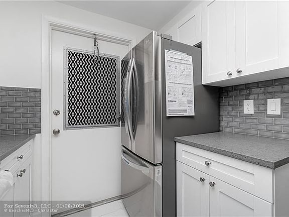 4th image of 4025 N Federal Hwy APT 222C