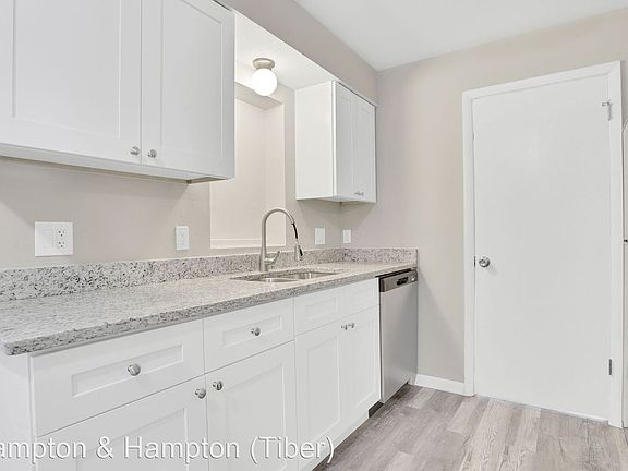4th image of 243 Crabtree Ave