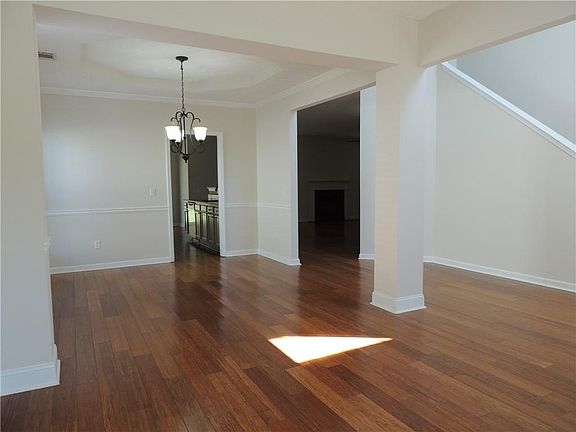 2nd image of 7 Lincolnshire Ln