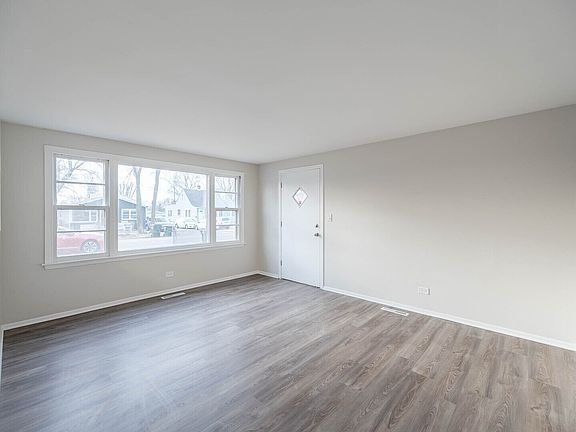2nd image of 125 Bellevue Dr