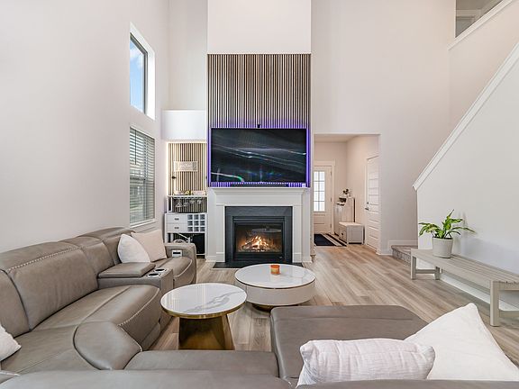 2nd image of 120 Ravens Crest Ave