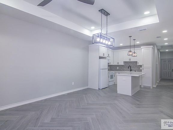 2nd image of 4651 Calle La Mansion