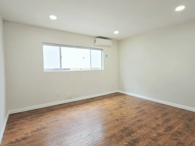 1559 Armacost Ave #302 — Photo 12