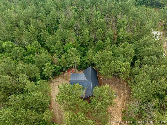 5th image of 32 Cedar Tree Trl