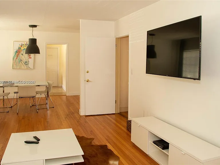 233 Madeira Ave #2 — Photo 10