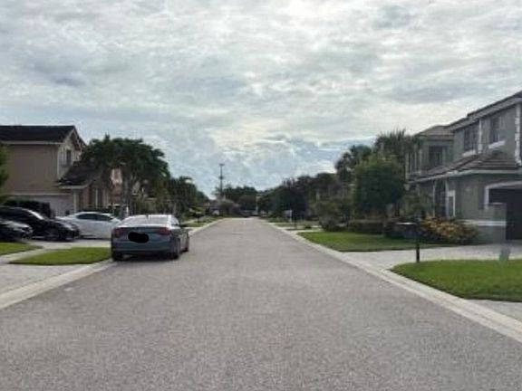 Exterior Neighborhood (street photo)