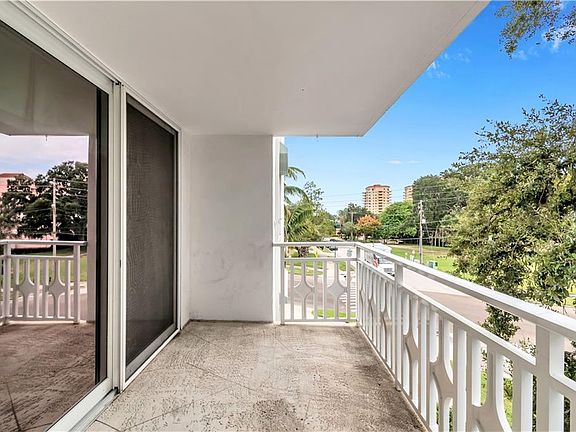 4th image of 700 Beach Dr NE APT 304
