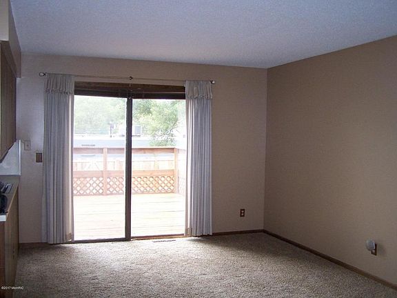 4th image of 1603 Diamond Ct NE