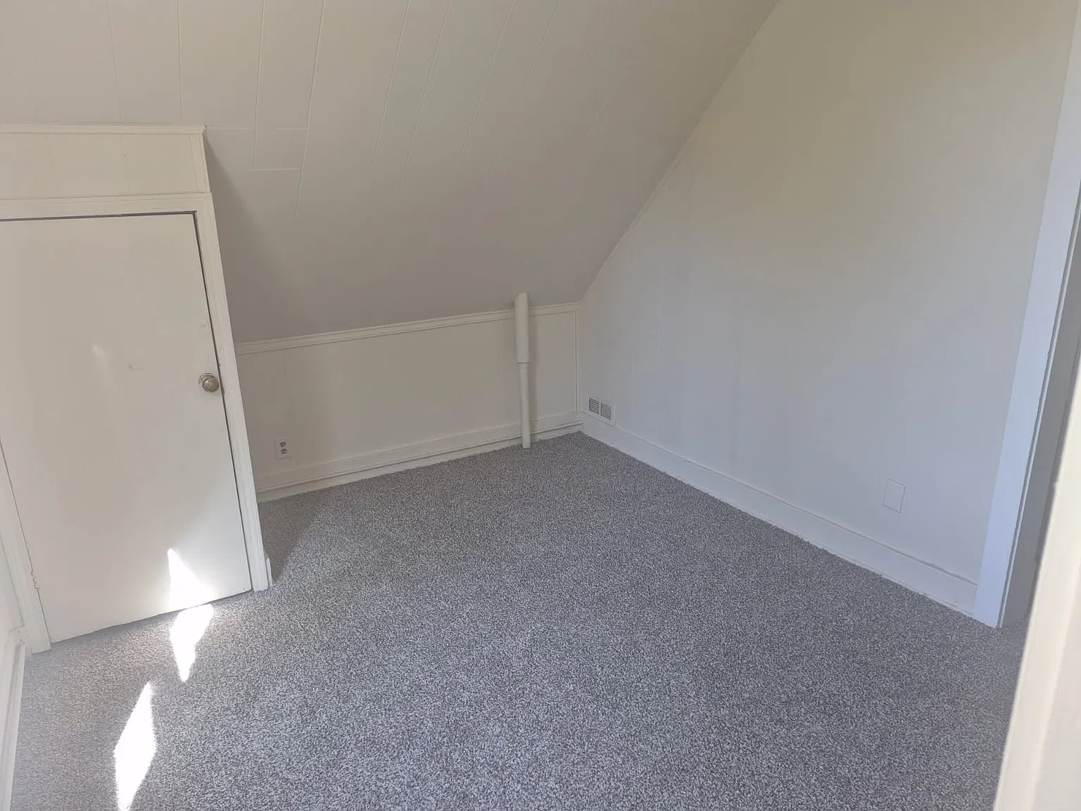 1 bed, 400 sqft, $775 — Photo 2