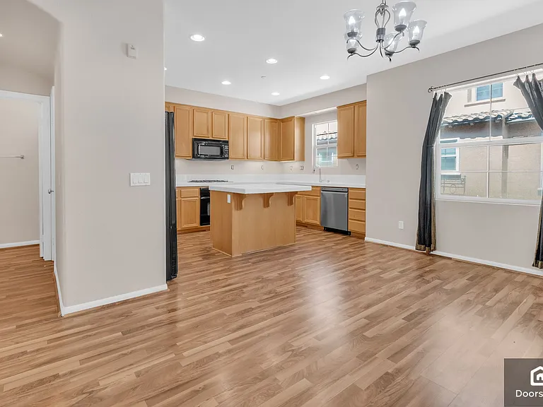 315 Bishop Dr — Photo 11