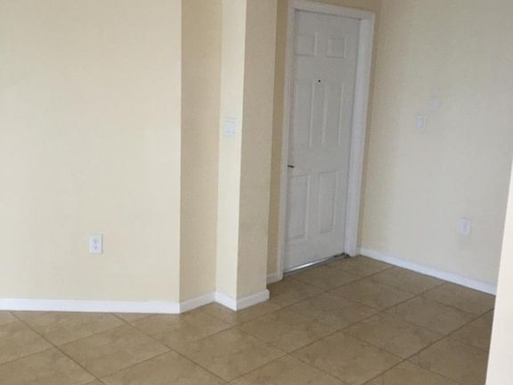 5th image of 11503 NW 89th St APT 103