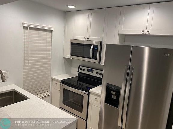 3rd image of 410 SE 13th St APT 5