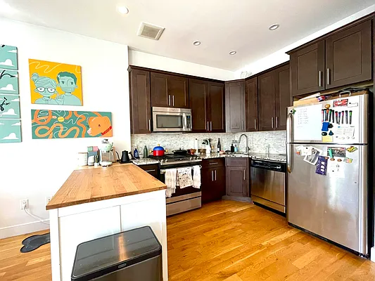 Rented by Oxford Property Group | media 18