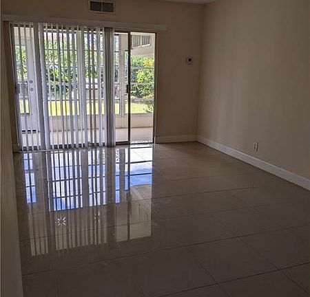 2nd image of 1021 Crystal Lake Dr APT 107