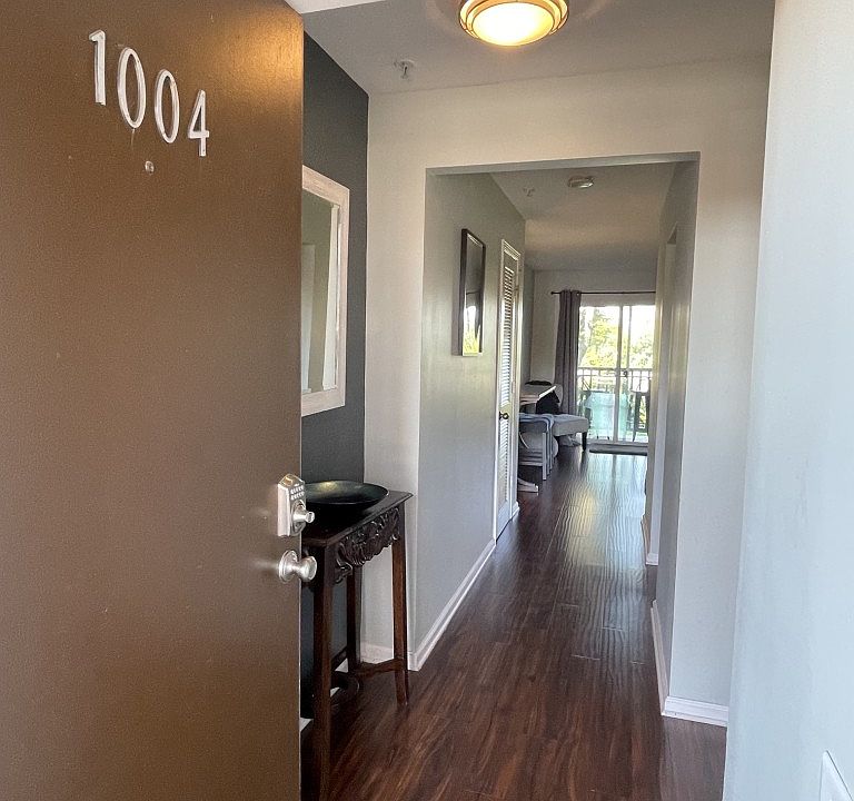 1st image of 1004 1st Ave N
