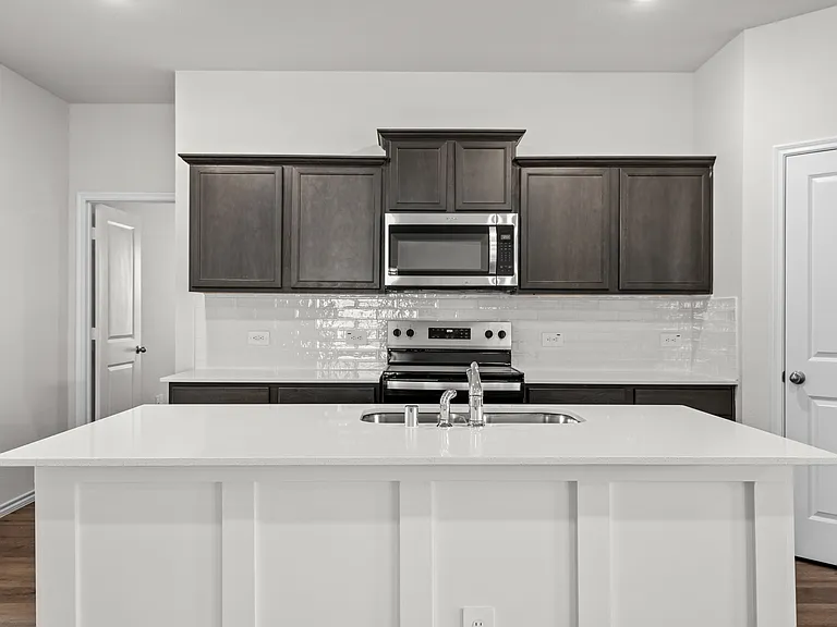 13173 Enclave Pkwy — Photo 8