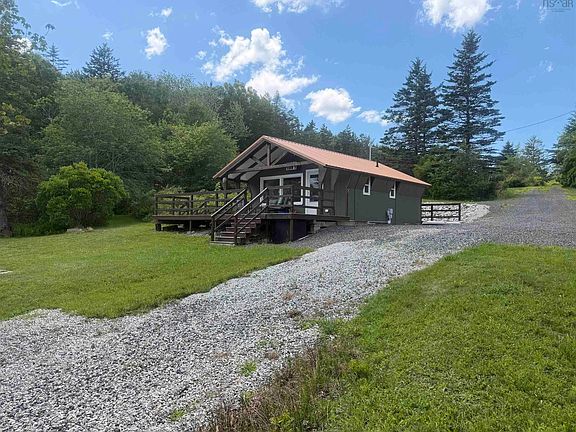 5th image of 368 Lake Annis Rd