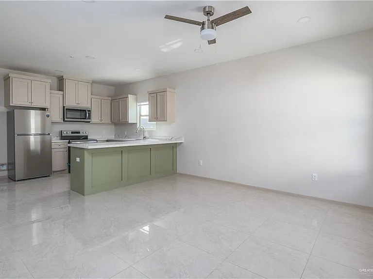 2114 Galveston Ave #2 — Photo 2