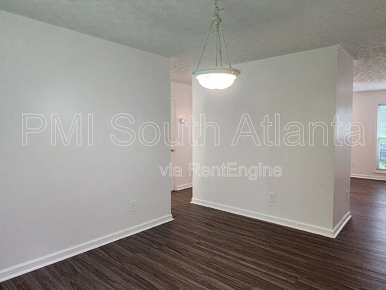588 Hunnicutt Rd SE — Photo 8