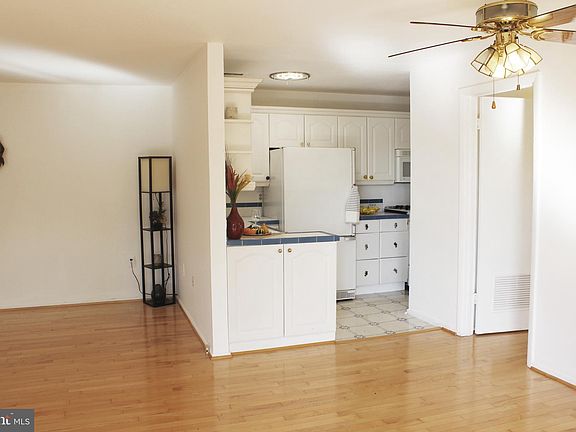 5th image of 214 Park Terrace Ct SE APT 86