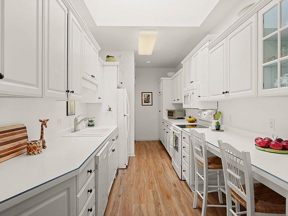 5th image of 4926 N Sherman Ave Unit E