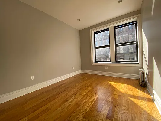 Rented by EXR | media 15