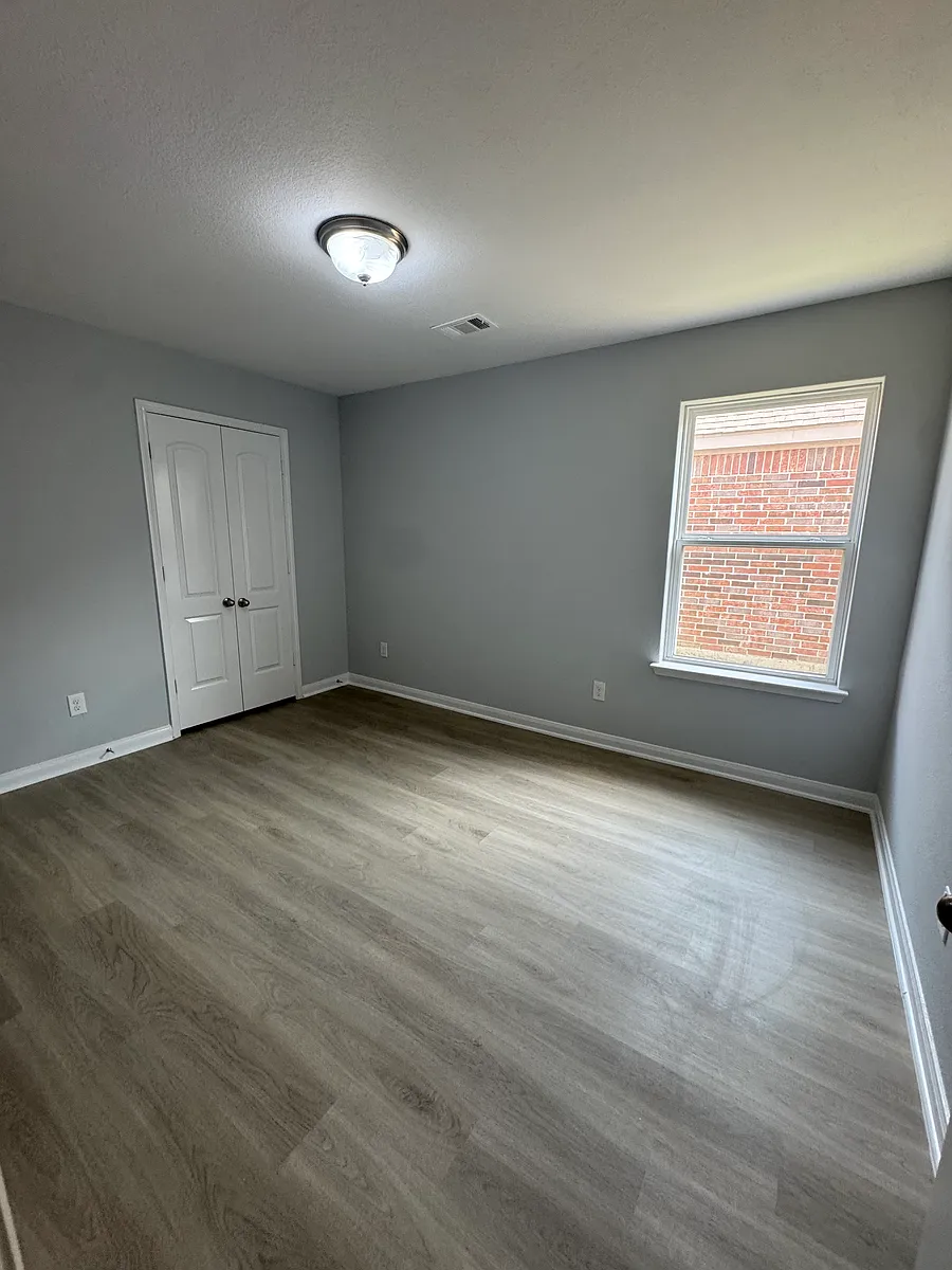Building Photo - 2132 Mulberry Dr