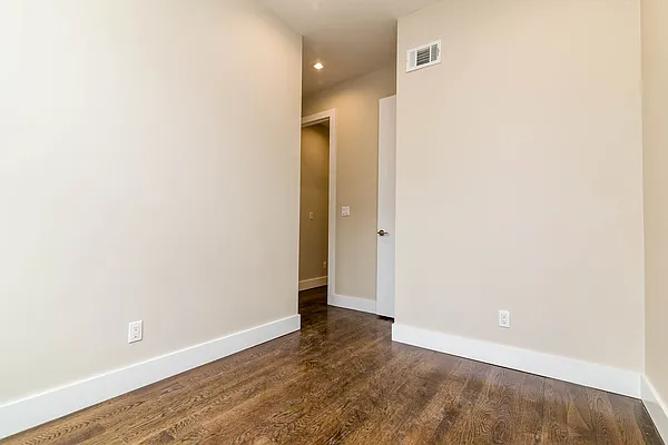 Rented by Nooklyn NYC LLC | media 27