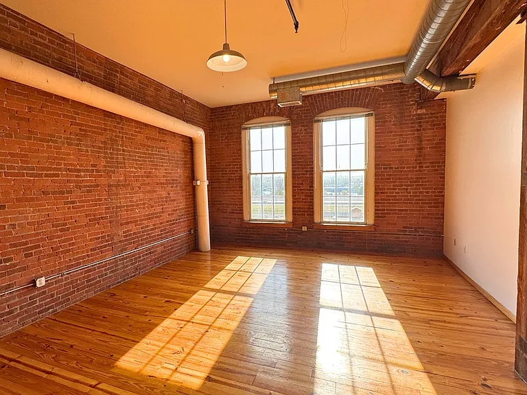 Tilsner Artist Lofts — Photo 7