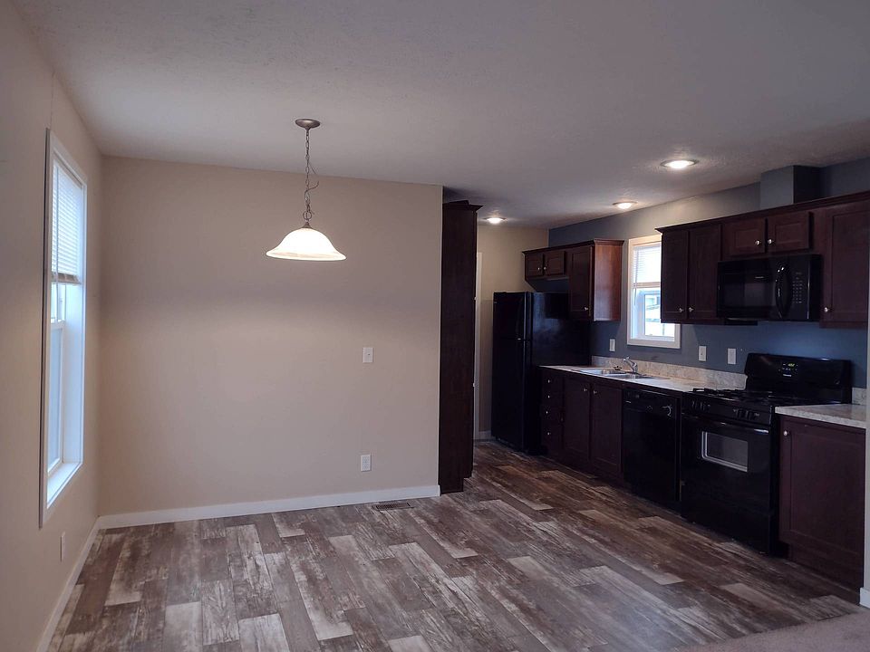 1st image of 20475 Foster Dr #33