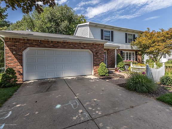3rd image of 5767 Whisperwood Dr