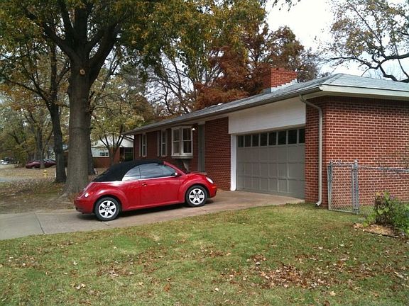 Side door from corner side yard
