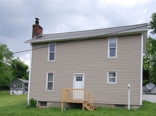 205 Penn Manor Rd, Irwin, PA 15642