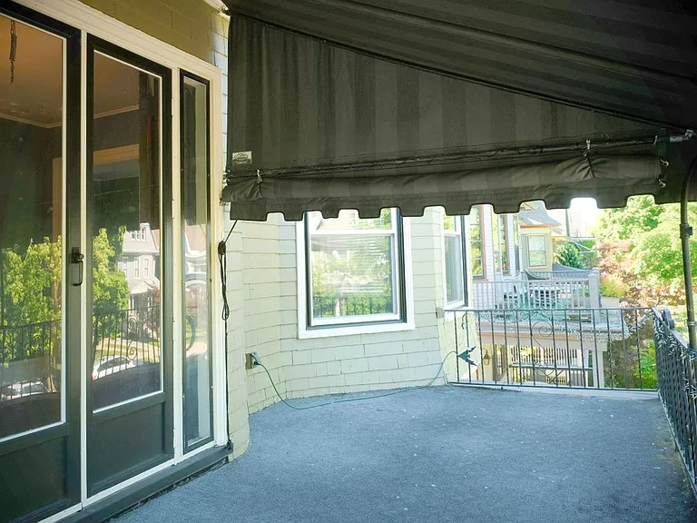 489 Norwood Ave #UPPER — Photo 2