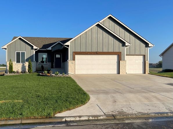 1701 N Thoroughbred Cir