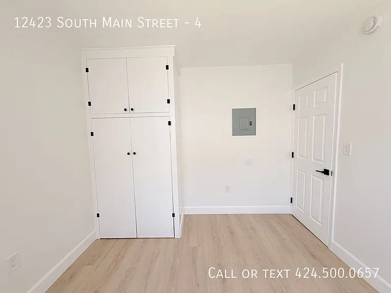 12423 S Main St #4 — Photo 6